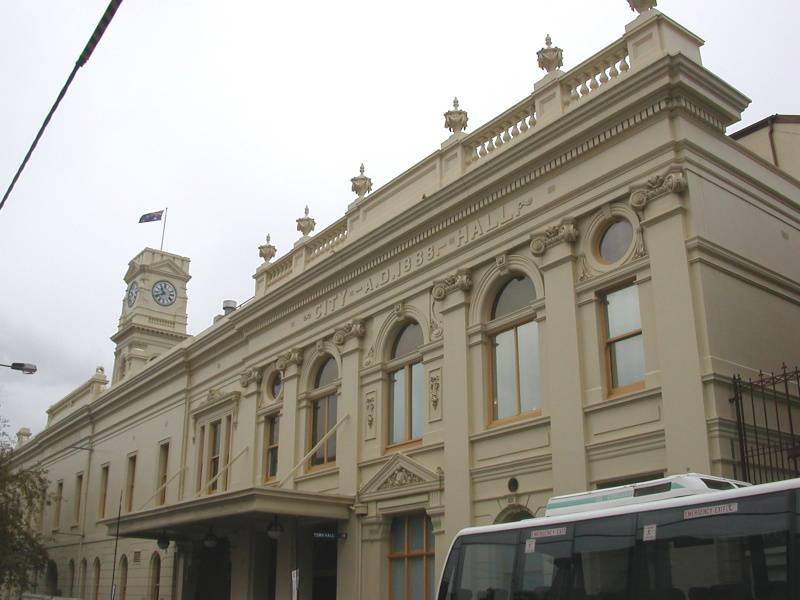 h00203 prahran town hall greville st facade 2 may05