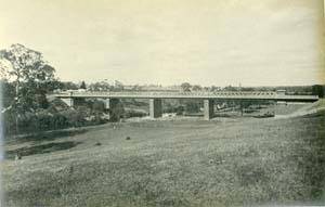 Railway bridge across the Yarra, Kew, 1891 (?) Kew.jpg