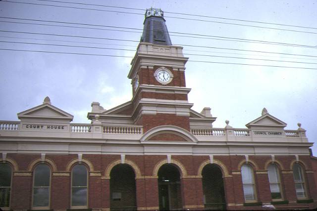 1 buninyong town hall front elevation dec1987