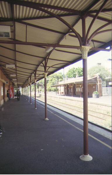 middle brighton railway station church street brighton verandah nov1998