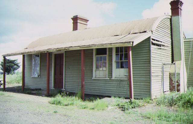 gordon railway station gowrie street gordon front view nov1986