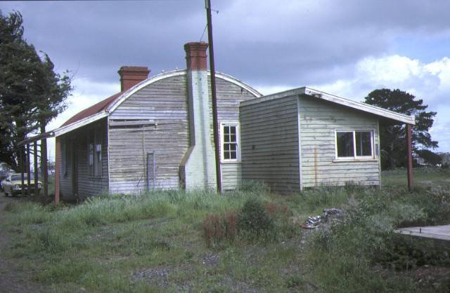 gordon railway station gowrie street gordon side view nov1986