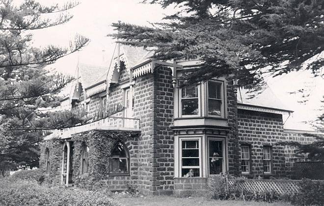 B0044 Talara Prince's Hwy Port Fairy