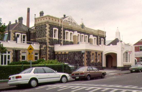 HER2001 001296 rvib st kilda rd ormond hall exterior 1993