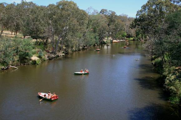 L10025 Yarra Bend & Fairfield Park - Studley Park boathouse 