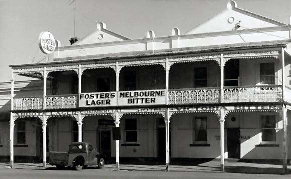 B2216 Commercial Hotel 