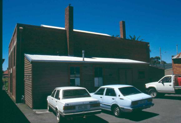 H01988 kyneton masonic hall jan2002 rear