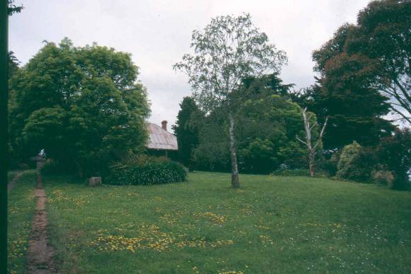 H01987 log cottage poowong hilltop position 2001