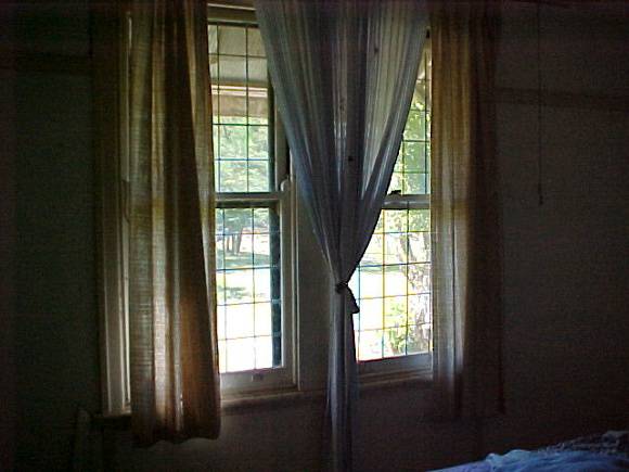 H01832 thologolong homestead inside window detail mar02 pm1