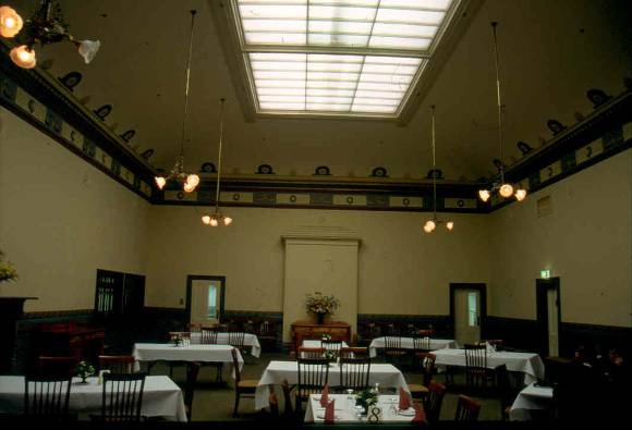 H02003 braemar house woodend dining