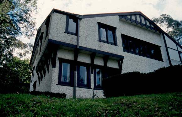 H02004 macgeorge house ivanhoe south side 02