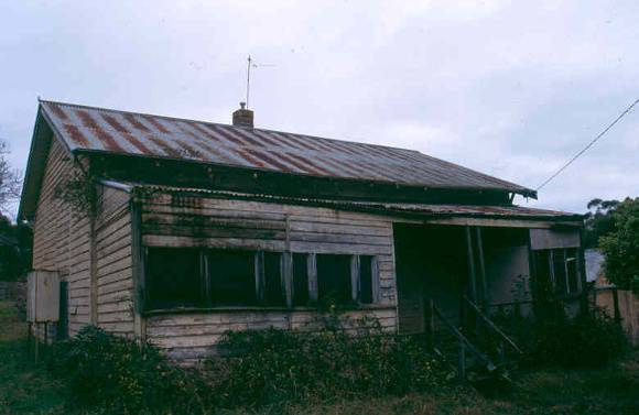 H02024 1 prefab house maroondah hway