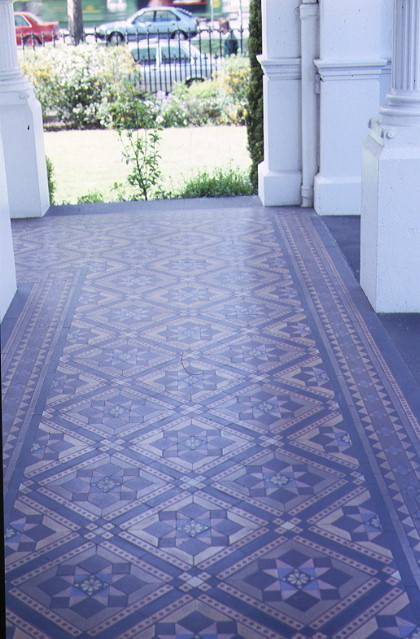 H01619 airlie domain road south yarra tiles at entrance