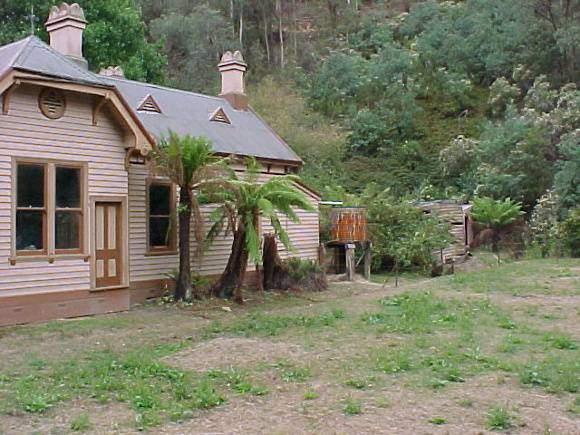H00583 walhalla po exterio7 mar 2003