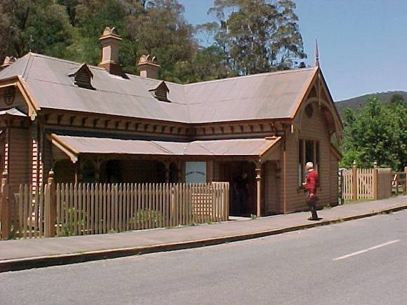 H00583 1 walhalla po exterior mar 2003