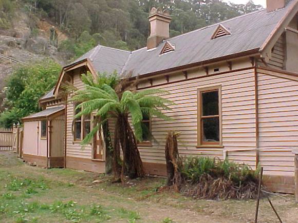 H00583 walhalla po exterior side mar 2003