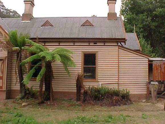 H00583 walhalla po exterior side2 mar 2003
