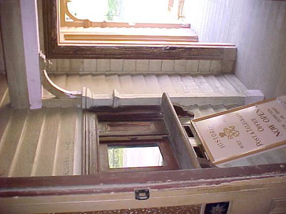 H00583 walhalla po exterior verandah2 mar 2003