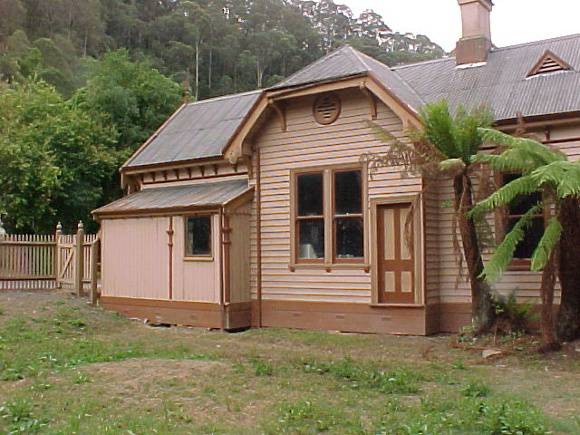 H00583 walhalla po exterior3 mar 2003