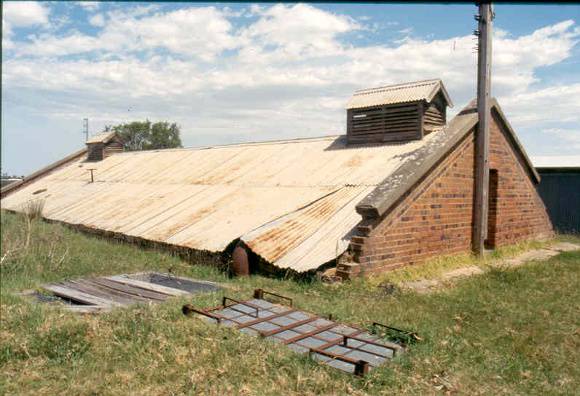 h02040 bairnsdale pumping station 1888 brick tank