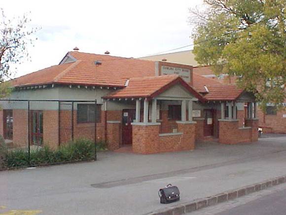 h02042 h2042 baby health care centre coburg 2003