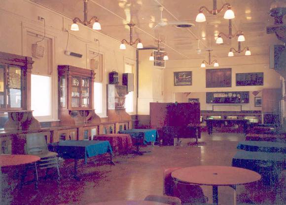 1_h02044 lilydale railway station refreshment room5