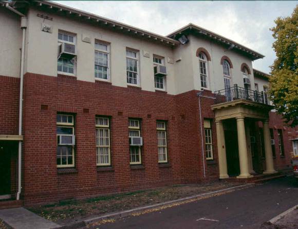 h02031 preston tramway workshops admin building may03 aj