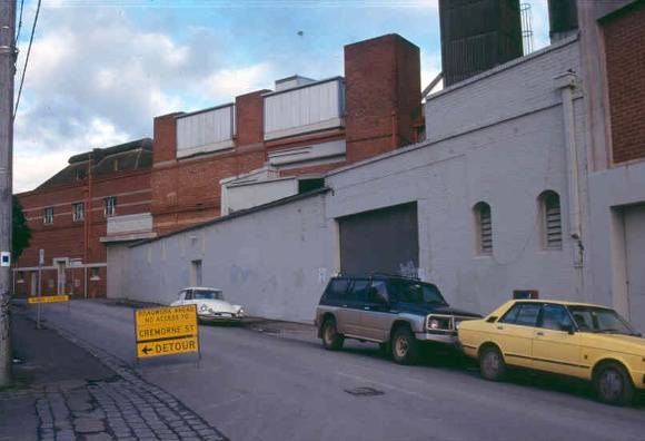 h02050 richmond maltings view east along gough st ro june03