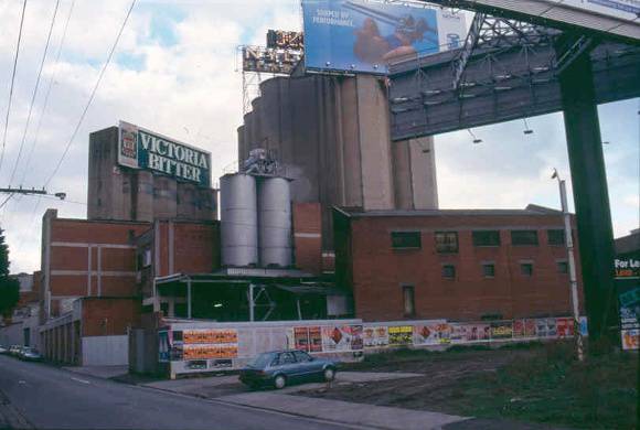 h02050 richmond maltings view from punt rd ro june03