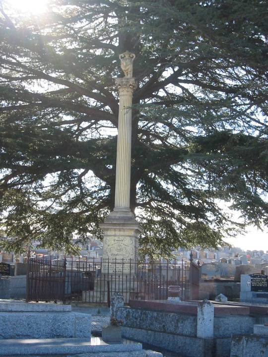 h00798 bendigo cemetery burke wills memorial 08 03 mz