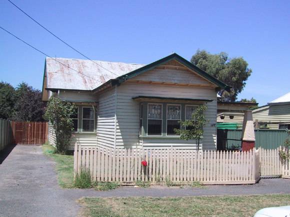 319 Errard Street South