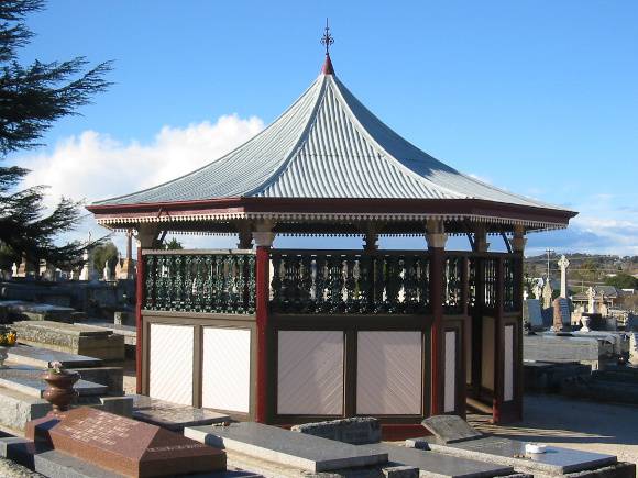 h00798 bendigo cemetery gazebo 08 03 mz
