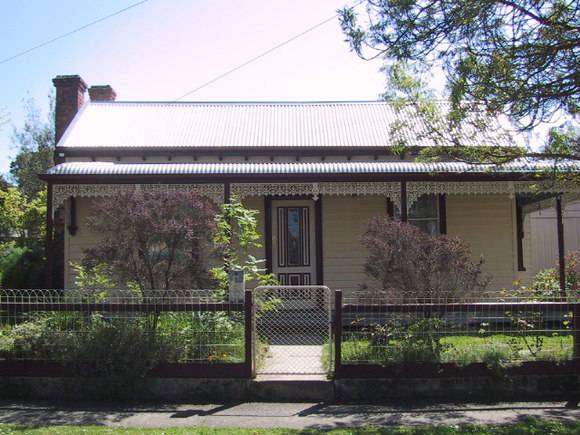10 Essex Street