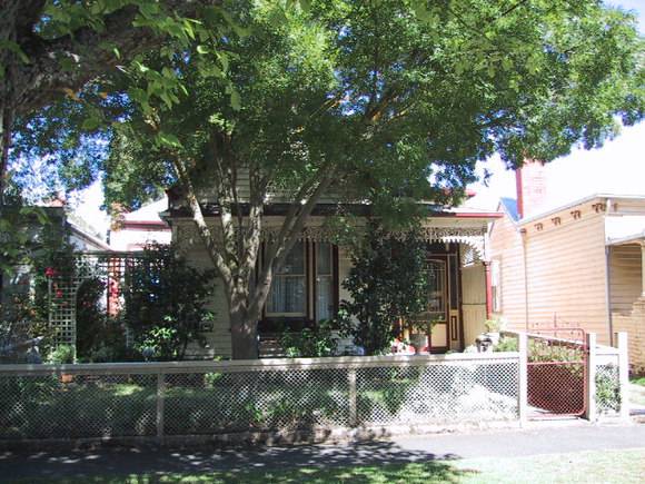 120 Raglan Street South