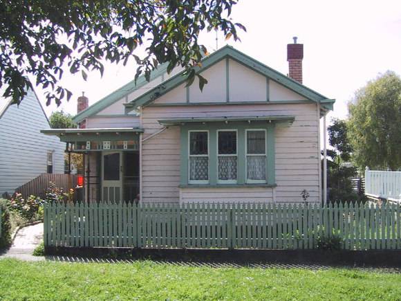 415 Talbot Street South