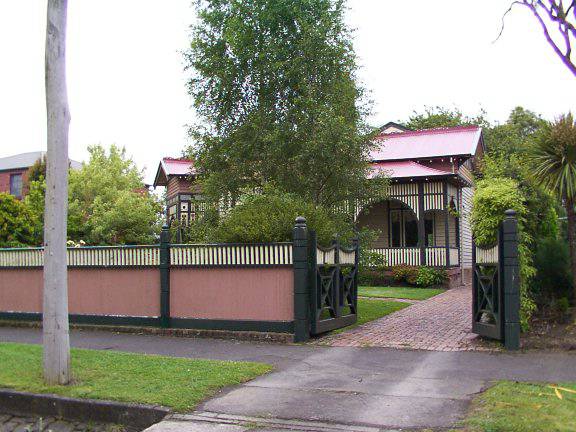 1412 Sturt Street