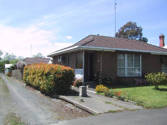 103-105 Ascot Street South