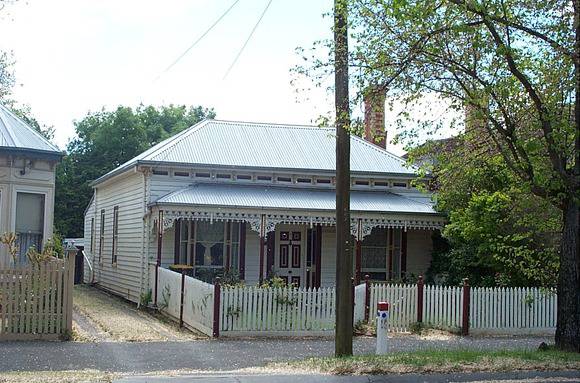 515 Lydiard Street North