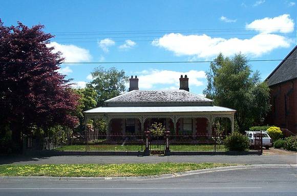 413 Lydiard Street North