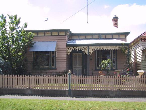223 Talbot Street South