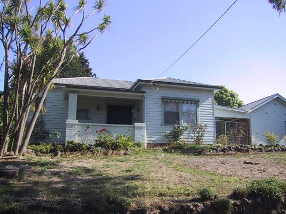 411 Peel Street North