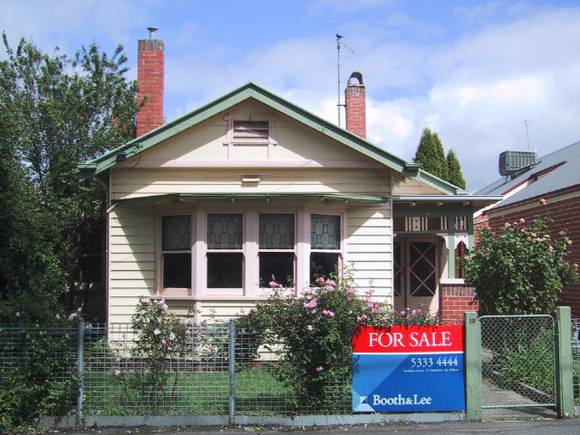 10 Ascot Street South