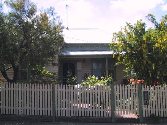 305 Talbot Street South