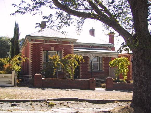 8 Macarthur Street