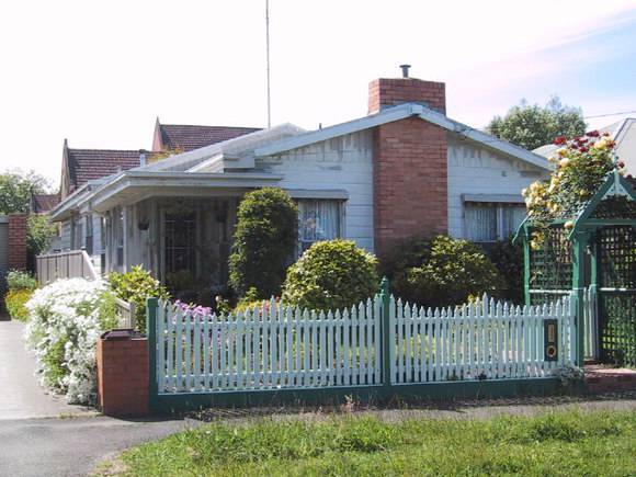 225 Ascot Street South