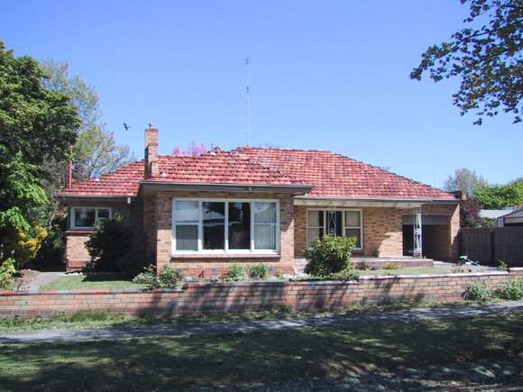 404 Talbot Street South