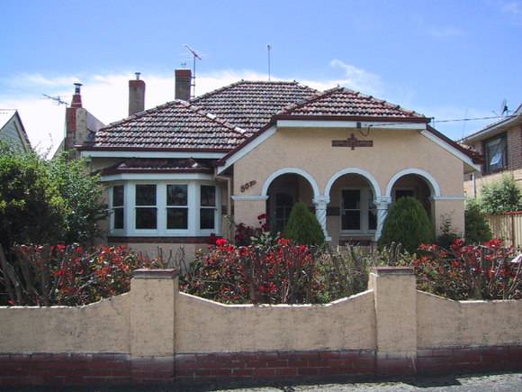 507 Drummond Street South