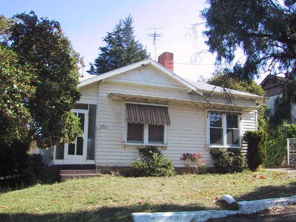 401 Peel Street North