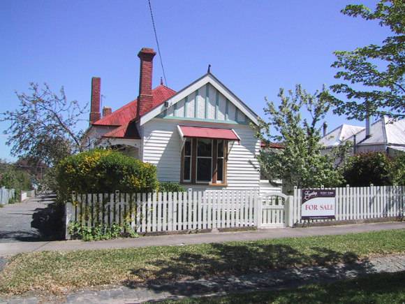 322 Talbot Street South