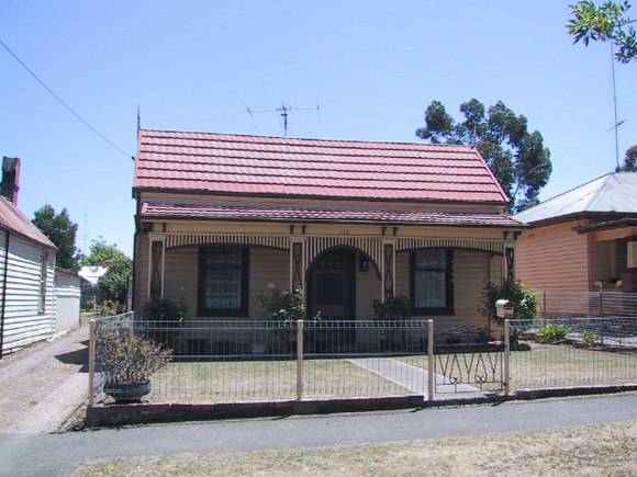 314 Raglan Street South